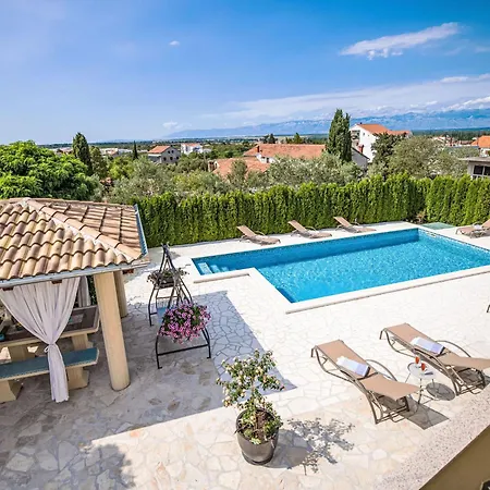 Hébergement de vacances Kontrada By Interhome